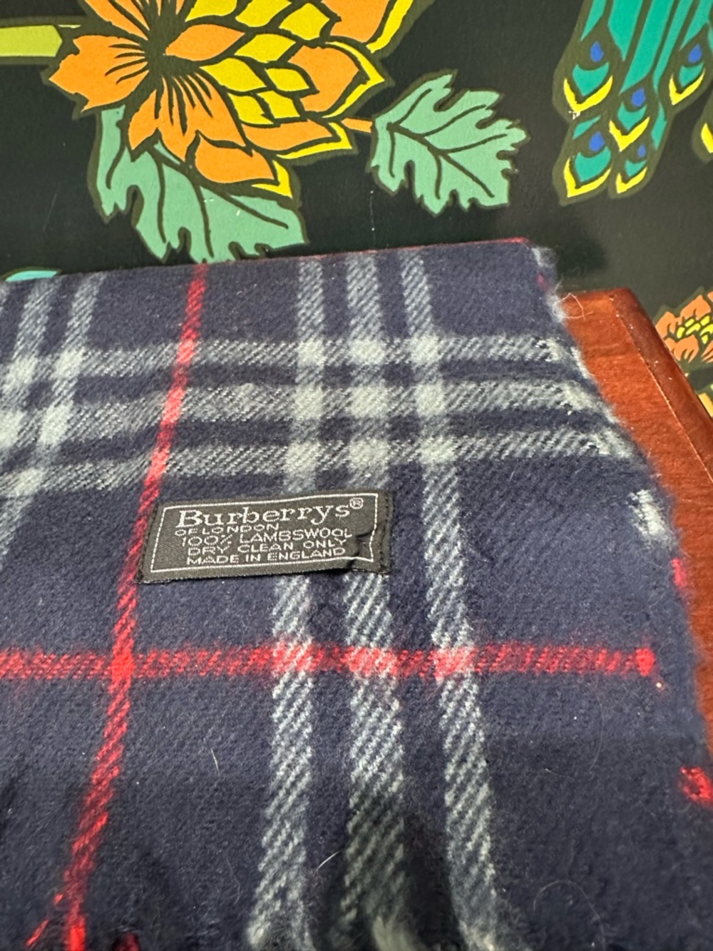 Burberrys Vintage Lambswool Scarf Made in England Navy Check - Picture 6 of 8